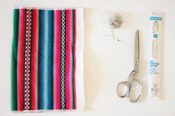 turn a table placemat into a large clutch purse