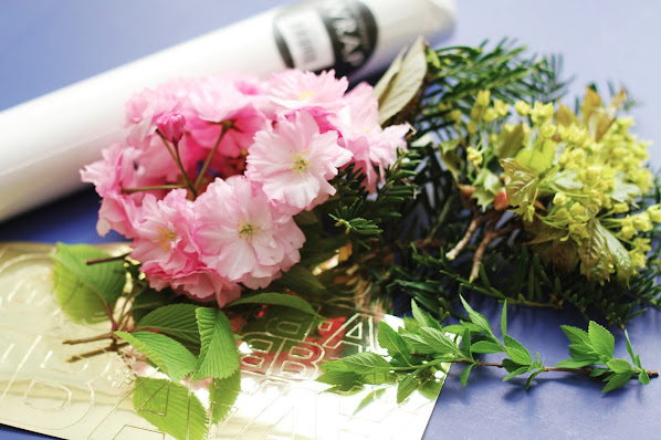 mother's day floral and gold gift wrapping